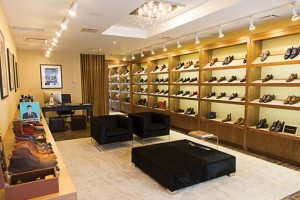  Cái nhìn mới đầy khả quan về thiết kế shop giày nam hiện nay (p2)